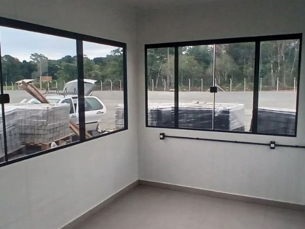 Aplicação profissional de película de proteção solar